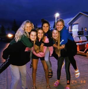 Meet your Posher, Maya